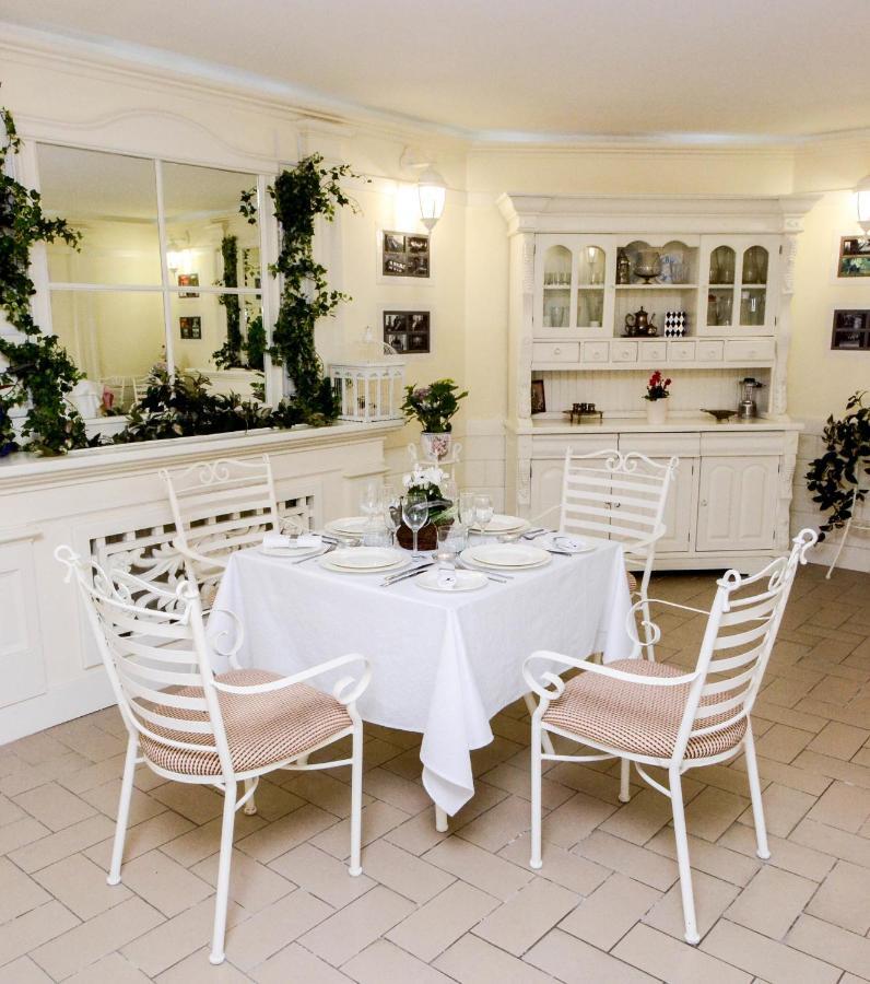 Hotel Dom Aktera Odessa Extérieur photo